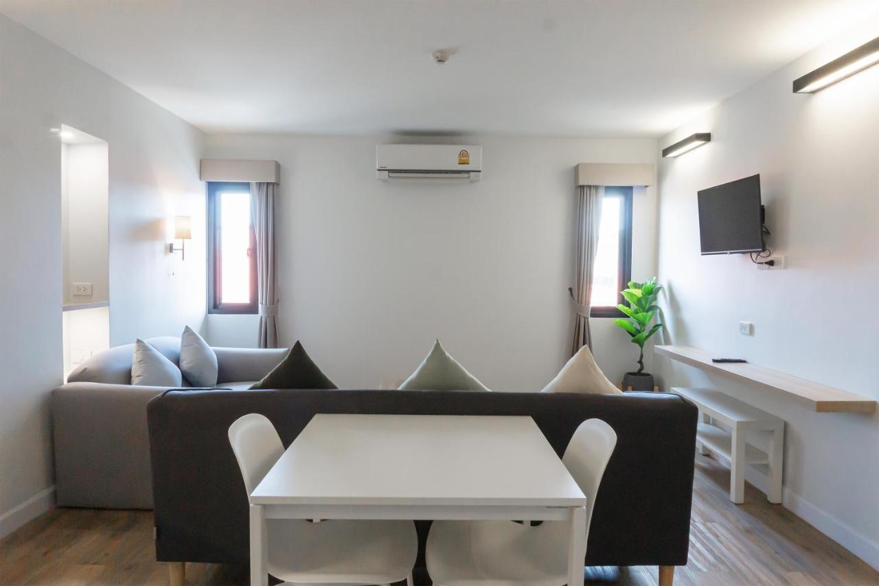 Carnation Residence Samut Prakan Esterno foto