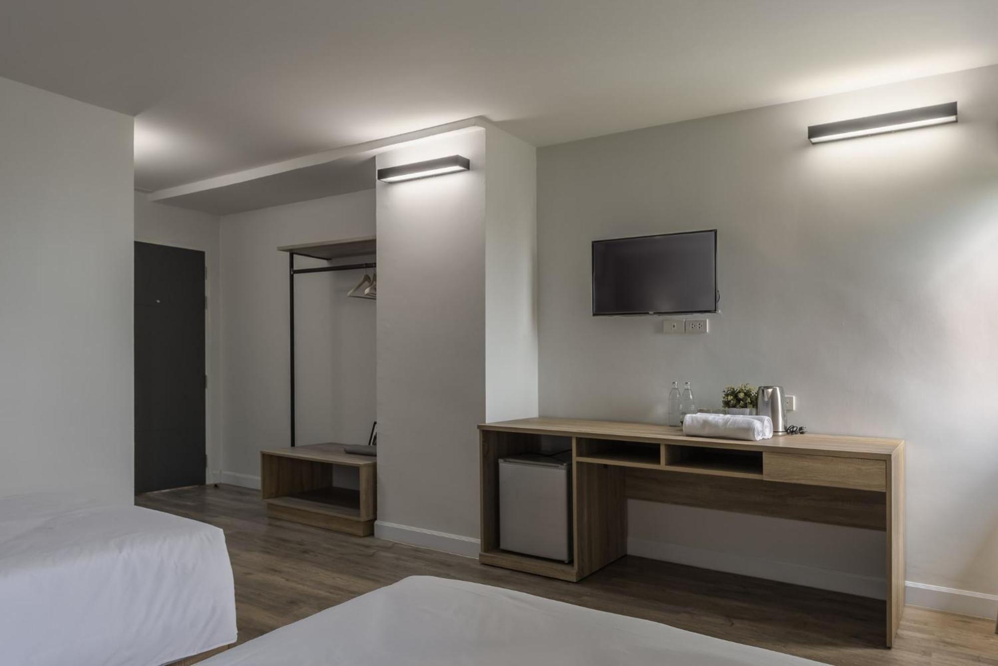 Carnation Residence Samut Prakan Esterno foto