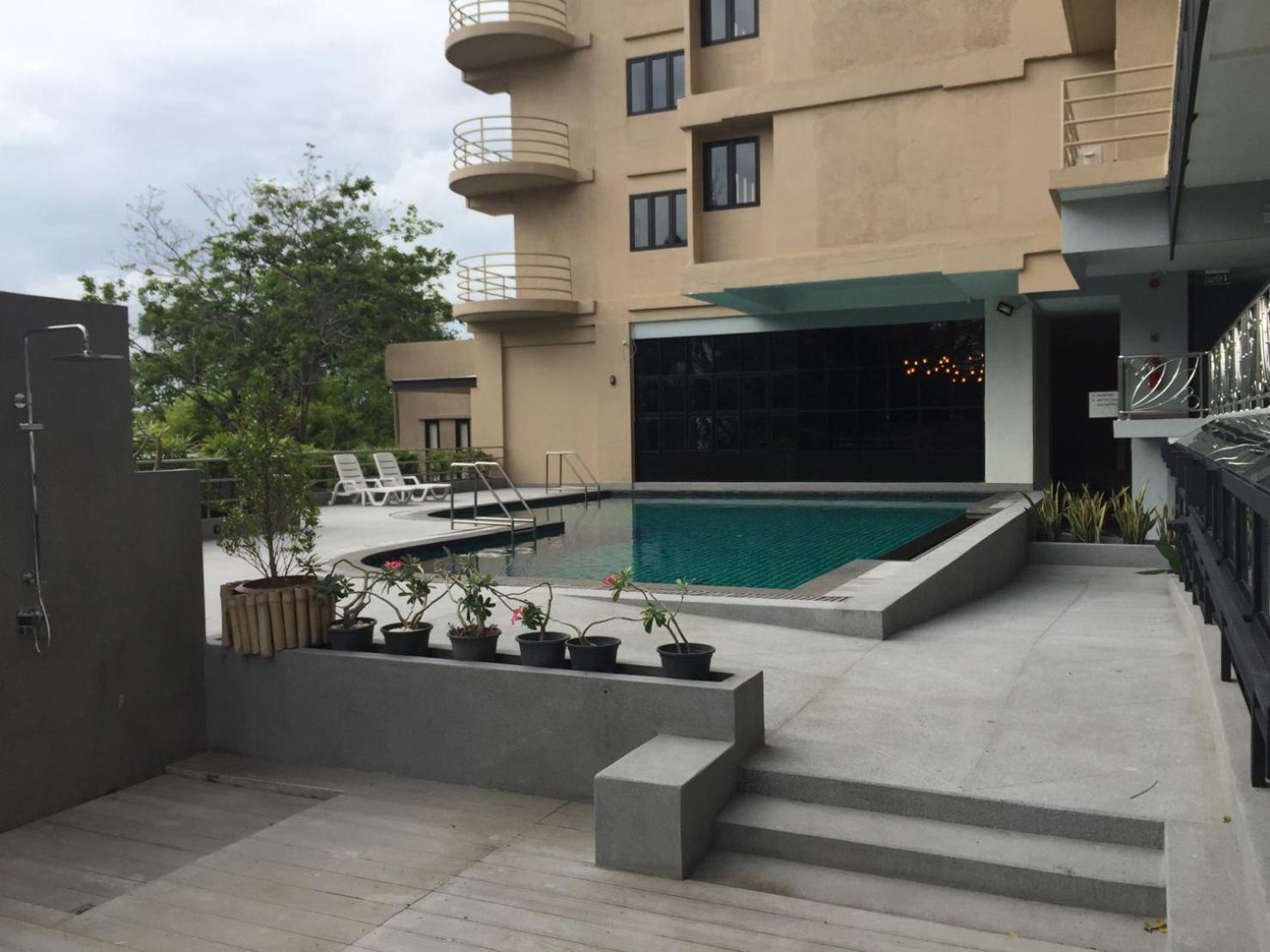 Carnation Residence Samut Prakan Esterno foto