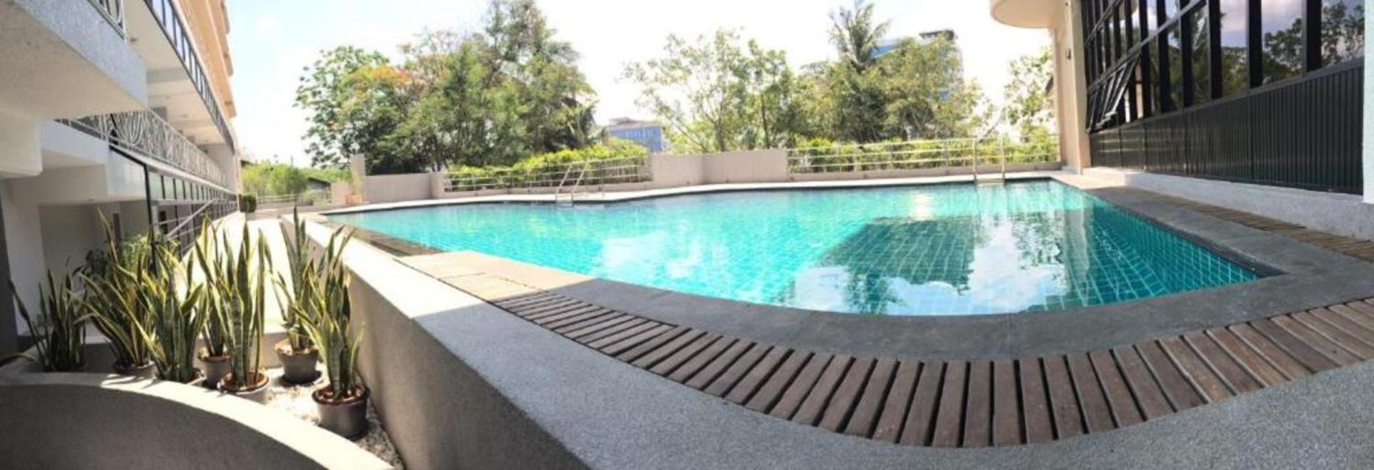 Carnation Residence Samut Prakan Esterno foto