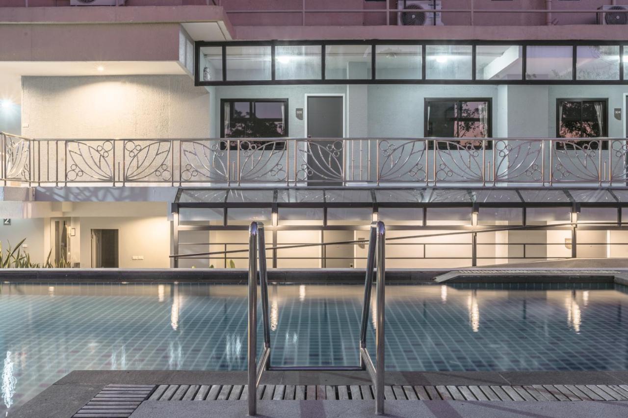 Carnation Residence Samut Prakan Esterno foto